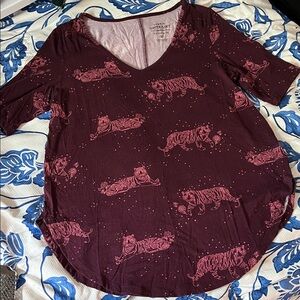 Torrid Super Soft Knits Tiger TShirt Size 00 in Marroon